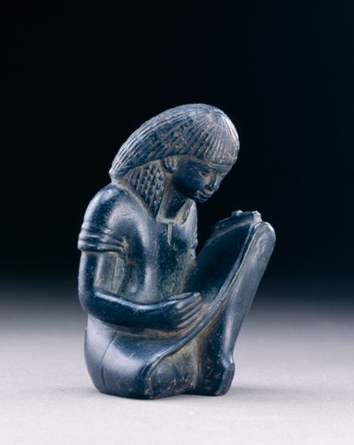 Escriba Sentado, Novo Reino, 1391-1353 aC (greywacke) de Egyptian 18th Dynasty