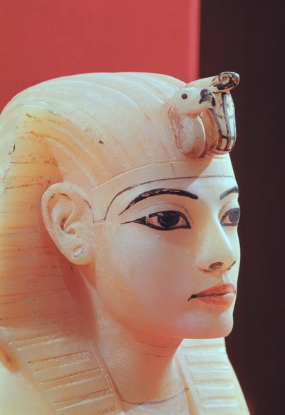 Stopper de uma das urnas canopic, da tumba de Tutankhamon (c.1370-52 aC) New Kingdom (alabastro) de Egyptian 18th Dynasty