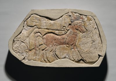 Uma extensão de dois cavalos puxando uma carruagem, de Tell el-Amarna, Novo Reino, c.1353-1336 aC (gesso pintado) de Egyptian 19th Dynasty