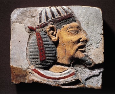 Fragmento de decoração, majólica com cabeça de prisioneiro semita sírio de Egyptian 19th Dynasty