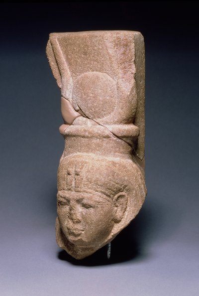 Cabeça de Hathor, de Serabit-el-Khadim na Península do Sinai, Novo Reino, c.1279-1213 aC (quartzito) de Egyptian 19th Dynasty