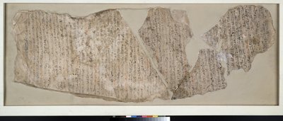 Ostracon, inscrito em hierático em preto e vermelho com uma grande parte da história de Sinuhe (calcário) de Egyptian 19th Dynasty