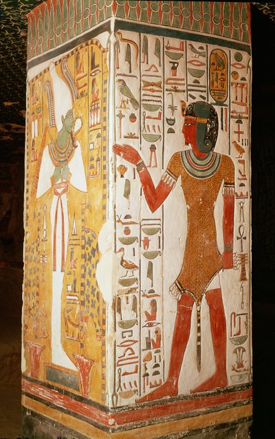 Pilar representando Osíris e um padre vestindo uma pele de pantera, do túmulo de Nefertari, Novo Reino (pintura de parede) de Egyptian 19th Dynasty