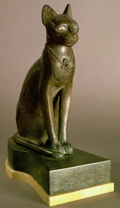 Estatueta de um gato representando a deusa Bastet, com o cartucho de Psamtek I, Período de espera, c.664-610 (bronze e ouro) de Egyptian 26th Dynasty