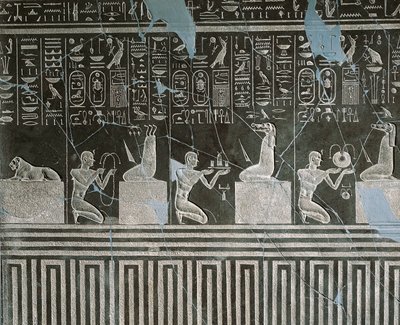 Dolerite alívio de Nectanebo I, rei oferecendo presentes ao demônio, de Heliópolis no templo de Atum de Egyptian 30th Dynasty