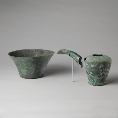 Ewer e bacia (cobre) de Egyptian 6th Dynasty