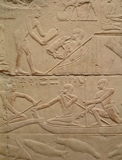 Relevo retratando um homem cuidando de um leitão recém-nascido e homens em barcos de papiro, do Mastaba de Kagemni, Reino Antigo (calcário pintado) de Egyptian 6th Dynasty