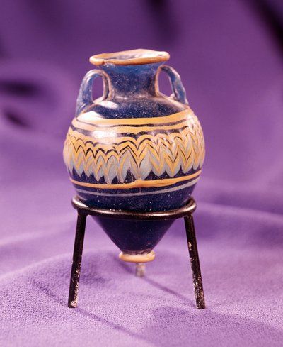 Ânfora, século 3-4 a.C. (vidro) de Egyptian Egyptian
