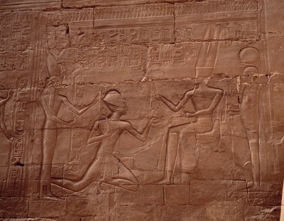 Antiquite egípcio: relevo decorando as paredes do templo de Karnak (Karnac), Egito. de Egyptian Egyptian