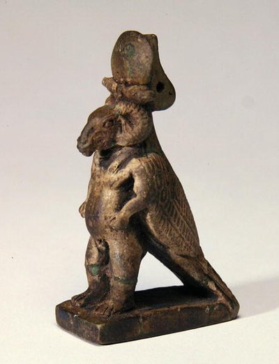 Deus composto com cabeça de carneiro, corpo de anão e costas de falcão (faiança) de Egyptian Ptolemaic Period