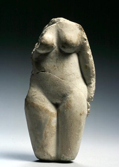 Figura feminina (calcário) de Egyptian Ptolemaic Period