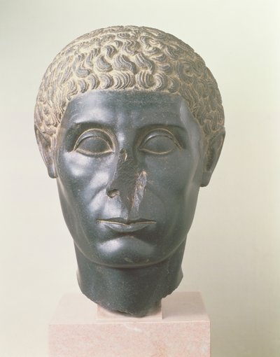O Cabeça Negra do Brooklyn, possivelmente de Mitrahineh, Período Ptolemaico Tardio (c.50 aC) (diorito) de Egyptian Ptolemaic Period