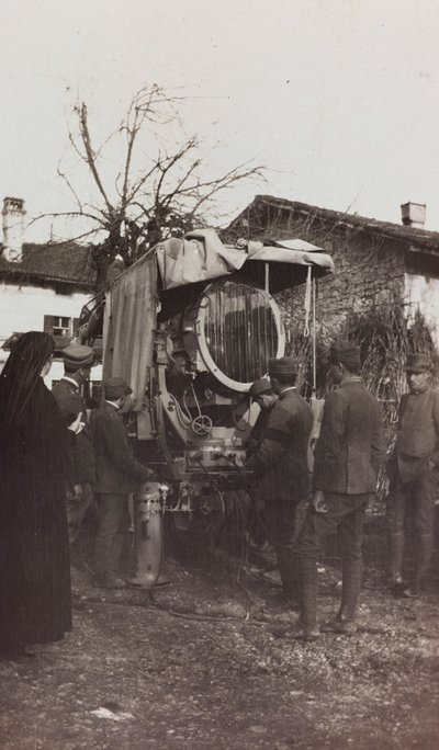 Álbum da Primeira Guerra Mundial em Friuli-Venezia Giulia: carro fotoelétrico, 01-04/1916 (foto a p/b) de Elena Bianconcini