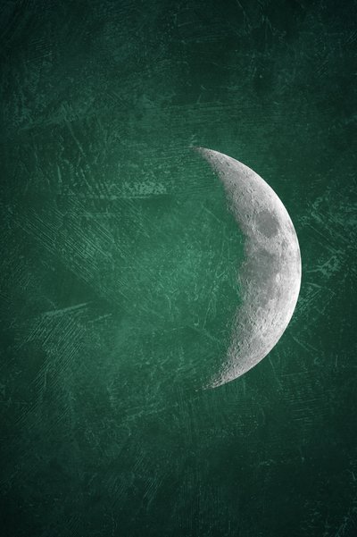 Lua Crescente Verde-escura de Ema Paraschiv