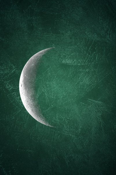 Lua Crescente Verde Mística de Ema Paraschiv