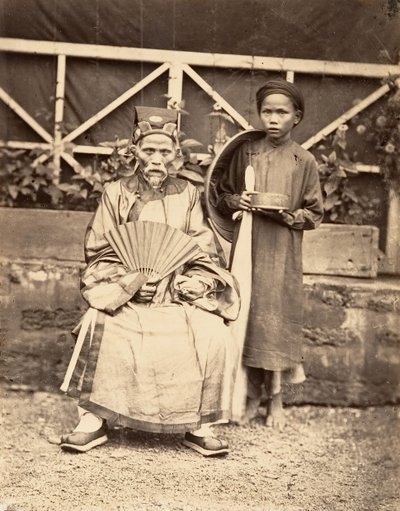 Chefe da aldeia em traje oficial, Cochin China, 1866. de Emile Gsell