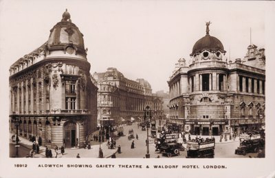 Aldwych, Londres, Gaiety Theatre, Waldorf Hotel (fotografia a preto e branco) de English Photographer