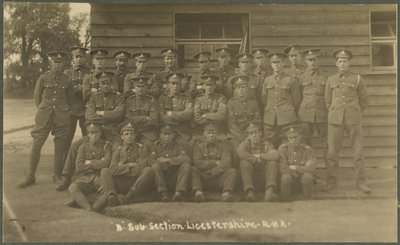 B subseção, Leicestershire Royal Horse Artillery, no campo de treinamento em Diss, 1914-18 de English Photographer