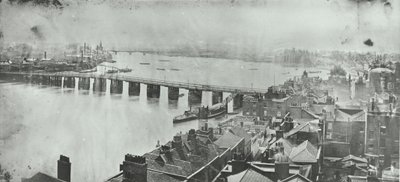 Ponte Battersea: vista da Torre da Igreja de Chelsea, 1875 de English Photographer