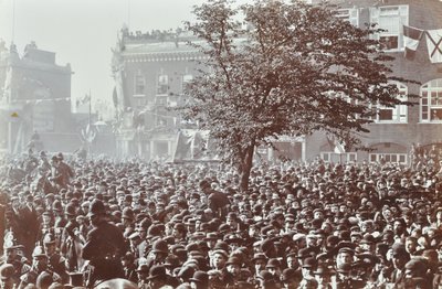Túnel Blackwall: multidões na abertura cerimonial, 1897 de English Photographer