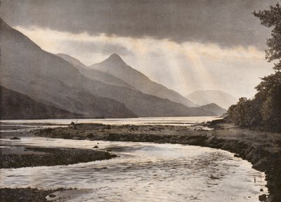 Tempestade sobre o Pap de Glencoe (foto colorida) de English Photographer