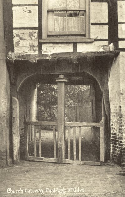 Church Gateway, Chalfont St Giles, Buckinghamshire (foto a p/b) de English Photographer