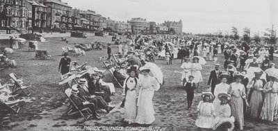 Church Parade, Southsea Common (fotografia a preto e branco) de English Photographer