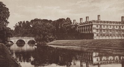 Clare College and Bridge, Cambridge (foto a p/b) de English Photographer