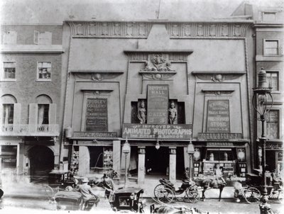 Salão egípcio, Piccadilly 1895 de English Photographer