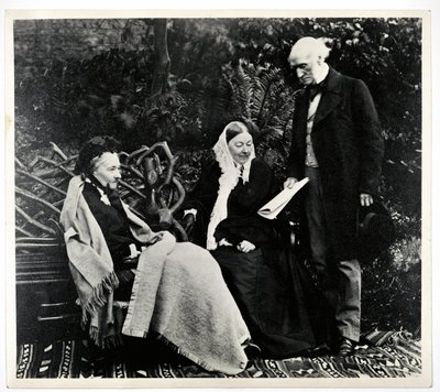 Florence Nightingale, Parthenope, Lady Verney e Sir Harry Verney na Casa Claydon de English Photographer