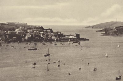 Fowey, Battery e Polruan Tower (fotografia a preto e branco) de English Photographer