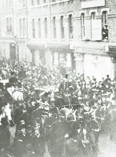 Procissão fúnebre de Charles Haddon Spurgeon, West Norwood, Londres, 1892 de English Photographer