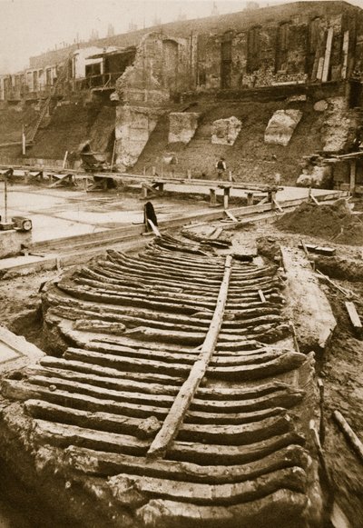 Galley, encontrado no site do County Hall em 1910 (foto sépia) de English Photographer