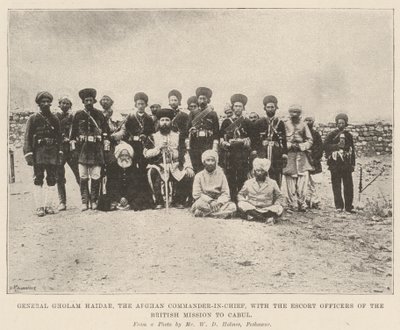 General Gholam Haidar, o comandante-em-chefe afegão, com os oficiais de escolta da missão britânica a Cabul de English Photographer