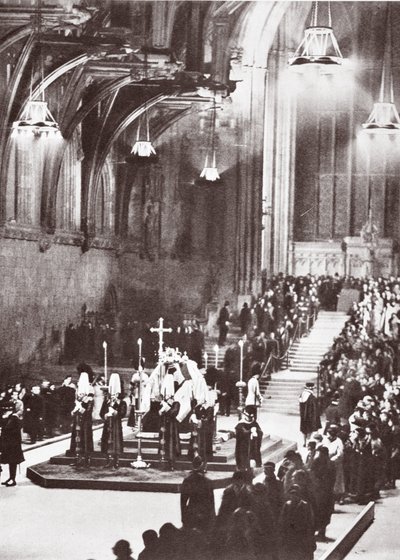 George V deitado no estado em Westminster Hall, 1936 de English Photographer
