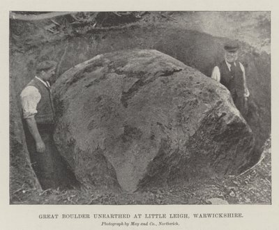Grande Boulder desenterrado em Little Leigh, Warwickshire de English Photographer
