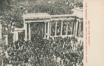 Grande demonstração contra a lei de licenciamento, Londres, 27 de setembro de 1908 de English Photographer