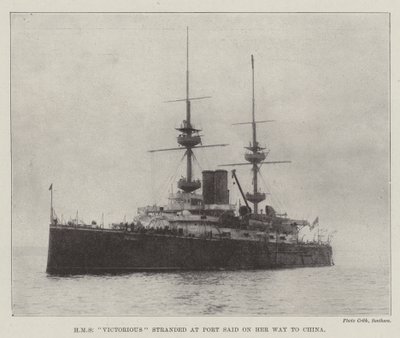 HMS vitorioso encalhado em Port Said em seu caminho para a China de English Photographer