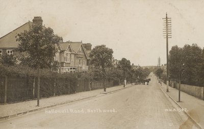 Hallowell Road, Northwood, perto de Londres (foto a p/b) de English Photographer