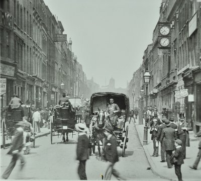 Hatton Garden: olhando para o norte a partir de Holborn Circus, Londres, 1895 de English Photographer