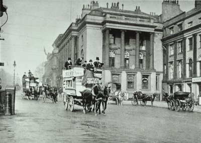 Ônibus de cavalos em Waterloo Place, 1895 de English Photographer