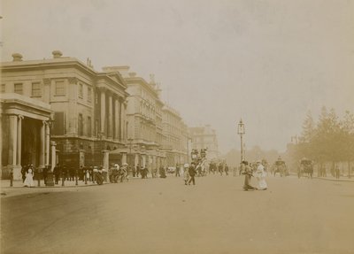 Hyde Park Corner e Piccadilly, Londres de English Photographer