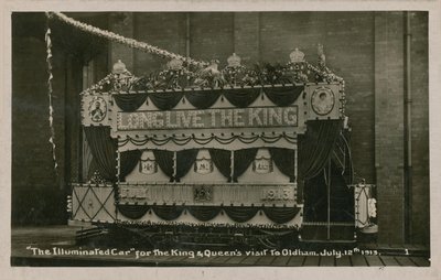 Bonde iluminado para comemorar a visita do rei e da rainha a Oldham, o 12 de julho de 1913. Cartão enviado em 1913. de English Photographer