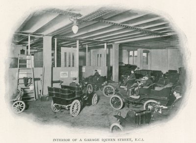 Interior de uma garagem, Queen Street, EC1 de English Photographer