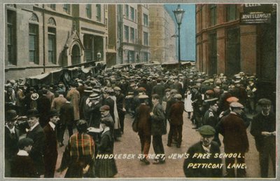 Escola Livre de Judeus, Middlesex Street, Petticoat Lane, Londres de English Photographer