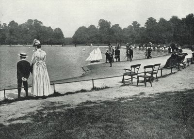 Kensington Gardens, a Lagoa Redonda (foto a p/b) de English Photographer