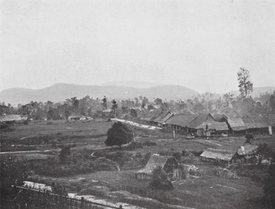 Kuala Lumpor em 1884, site dos atuais Escritórios do Governo (foto a p/b) de English Photographer