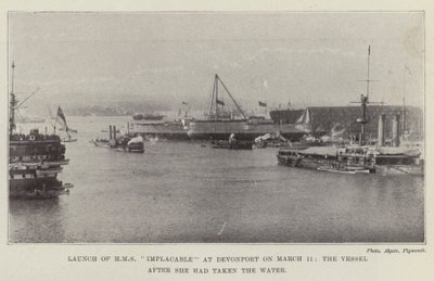 Lançamento do HMS Implacable em Devonport em 11 de março, o navio depois de ter tomado a água de English Photographer