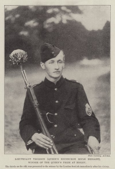 Tenente Thomson (Queens Edinburgh Rifle Brigade), vencedor do Prêmio Queens em Bisley de English Photographer