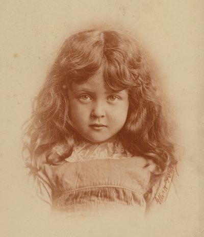 Menina (foto a p/b) de English Photographer